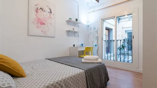 Rooms in Barcelona Ciutat Vella - photo 1