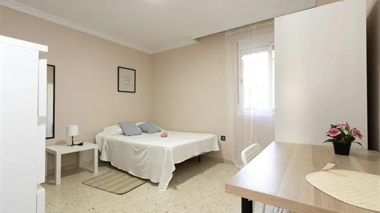 Rooms in Alfarería - photo 1