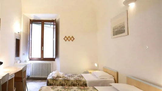 Rooms in Siena - photo 1