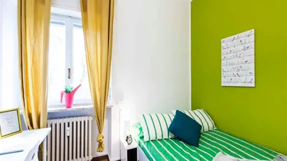 Room for rent in Milano Zona 6 - Barona, Lorenteggio, Milan