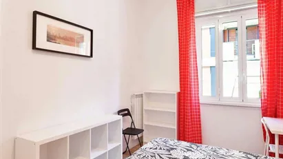 Room for rent in Milano Zona 6 - Barona, Lorenteggio, Milan