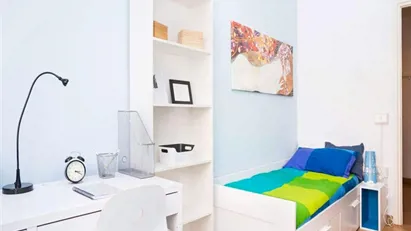 Room for rent in Milano Zona 9 - Porta Garibaldi, Niguarda, Milan