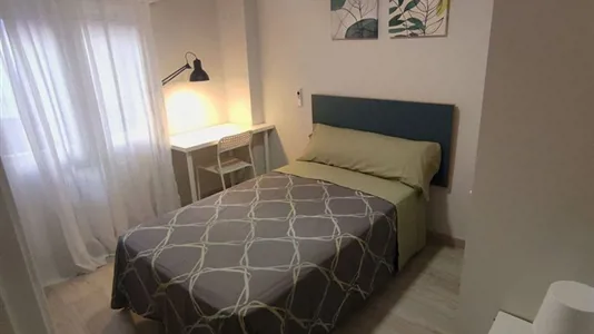 Rooms in Zaragoza - photo 1