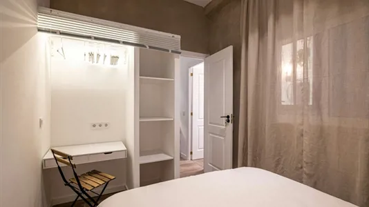 Rooms in Barcelona Ciutat Vella - photo 3