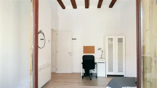 Rooms in Barcelona Ciutat Vella - photo 3