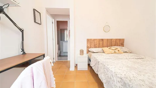 Rooms in Barcelona Ciutat Vella - photo 1