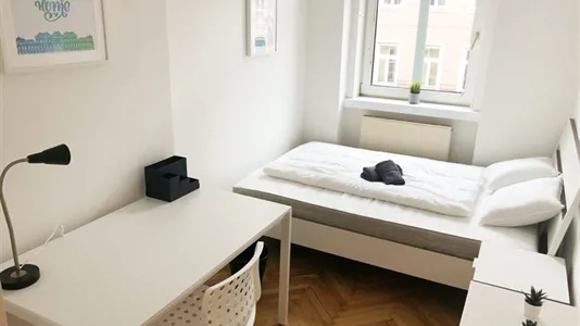 Rooms in Vienna Favoriten - photo 1