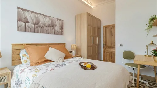 Rooms in Barcelona Eixample - photo 2