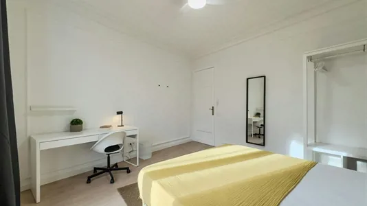 Rooms in Barcelona Ciutat Vella - photo 2