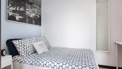 Room for rent in Milano Zona 6 - Barona, Lorenteggio, Milan