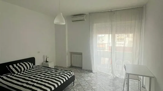 Rooms in Bari - photo 1