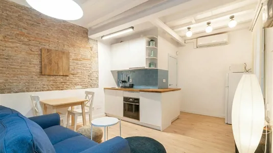 Apartments in Barcelona Ciutat Vella - photo 3