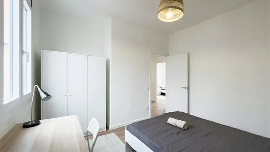 Rooms in Barcelona Eixample - photo 2