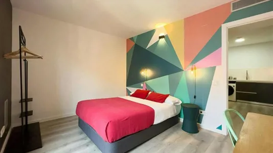 Rooms in Barcelona Ciutat Vella - photo 2