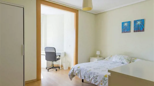 Rooms in Zaragoza - photo 1