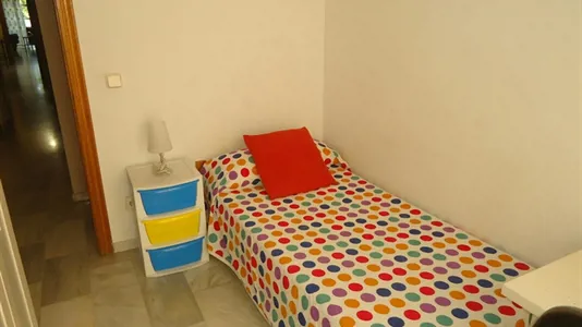 Rooms in Córdoba - photo 1