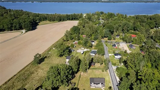 Houses in Örebro - photo 1