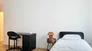 Room for rent, Nanterre, Île-de-France, &lt;span class=&quot;blurred street&quot; onclick=&quot;ProcessAdRequest(12057681)&quot;&gt;&lt;span class=&quot;hint&quot;&gt;See streetname&lt;/span&gt;[xxxxxxxxxxxxx]&lt;/span&gt;