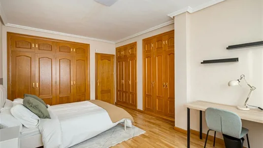 Rooms in Madrid Hortaleza - photo 3