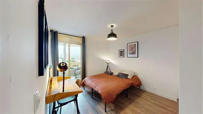 Room for rent in Saint-Julien-en-Genevois, Auvergne-Rhône-Alpes