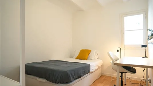 Rooms in Barcelona Ciutat Vella - photo 1