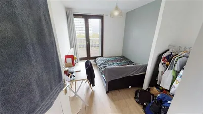 Room for rent in Grenoble, Auvergne-Rhône-Alpes