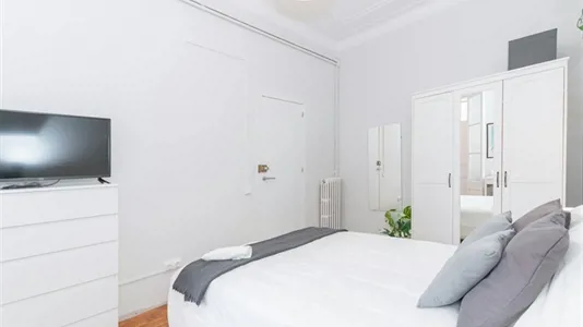 Rooms in Barcelona Eixample - photo 3