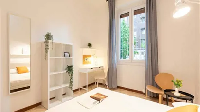 Room for rent in Milano Zona 6 - Barona, Lorenteggio, Milan