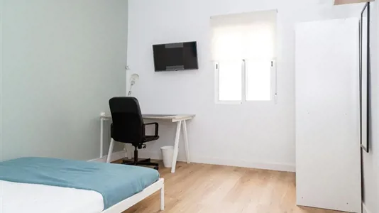 Rooms in Zaragoza - photo 1