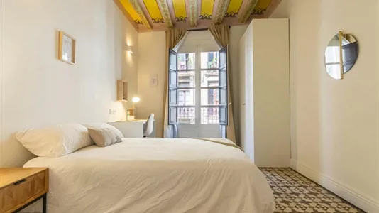 Rooms in Barcelona Ciutat Vella - photo 1