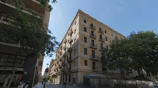 Apartments in Barcelona Eixample - photo 2