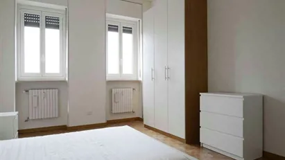 Room for rent in Milano Zona 6 - Barona, Lorenteggio, Milan