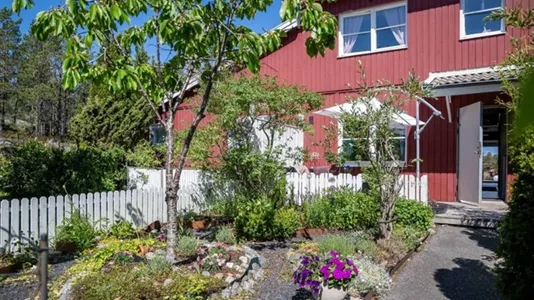 Houses in Nynäshamn - photo 1