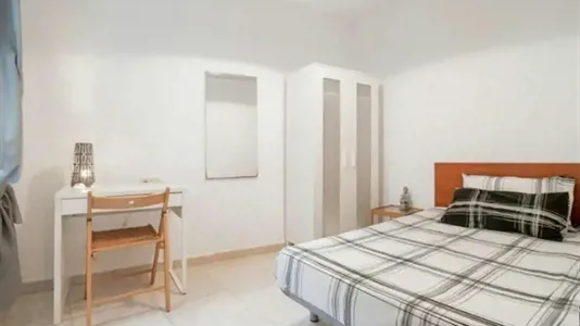 Rooms in Barcelona Ciutat Vella - photo 3