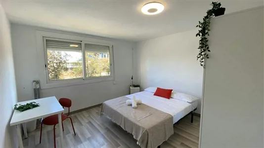 Rooms in Cornellà de Llobregat - photo 1