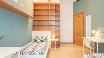 Room for rent in Milano Zona 6 - Barona, Lorenteggio, Milan