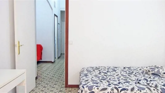 Rooms in Barcelona Ciutat Vella - photo 3