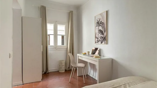 Rooms in Barcelona Ciutat Vella - photo 2