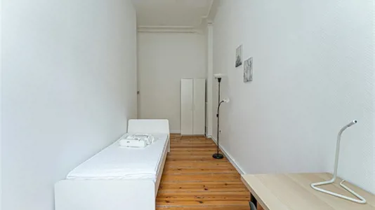 Rooms in Berlin Charlottenburg-Wilmersdorf - photo 2