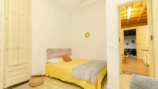 Rooms in Barcelona Ciutat Vella - photo 3