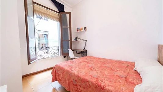 Rooms in Barcelona Ciutat Vella - photo 2