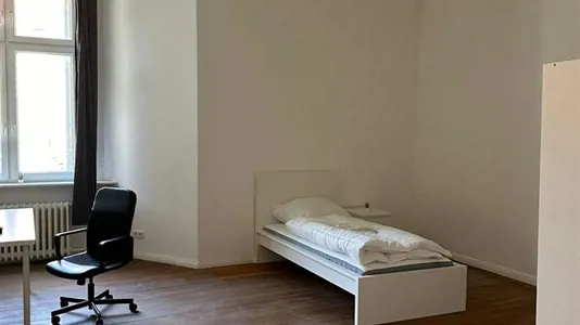 Rooms in Berlin Charlottenburg-Wilmersdorf - photo 3