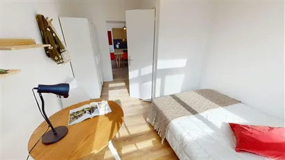 Room for rent in Nanterre, Île-de-France