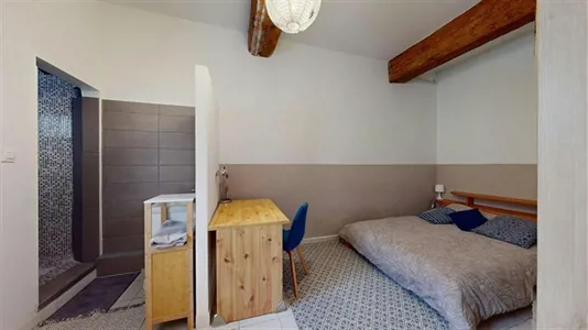 Rooms in Nîmes - photo 2