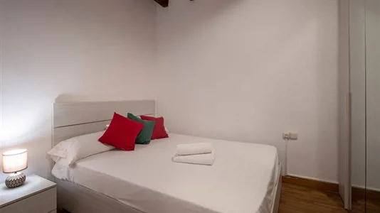 Rooms in Barcelona Ciutat Vella - photo 2