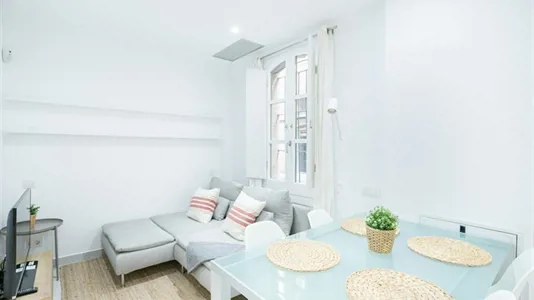 Apartments in Barcelona Ciutat Vella - photo 2