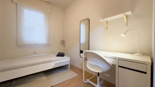 Rooms in Barcelona Eixample - photo 2