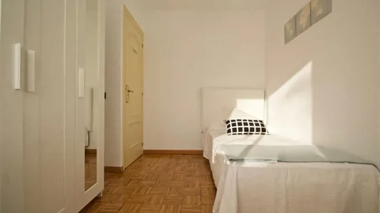 Rooms in Madrid Fuencarral-El Pardo - photo 1