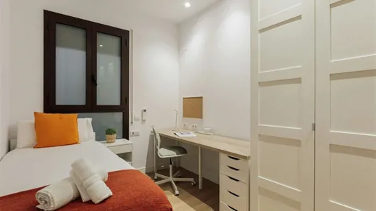 Rooms in Barcelona Eixample - photo 3