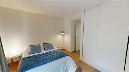 Room for rent in Boulogne-Billancourt, Île-de-France